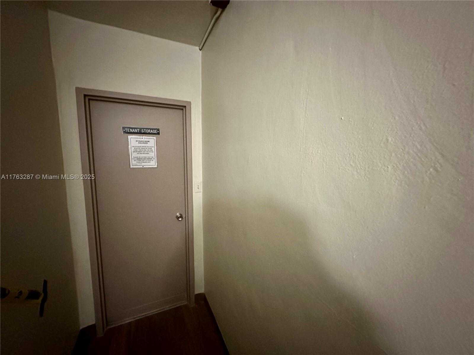 Small Image of 500 BAYVIEW DR #1725, Sunny Isles Beach Number 32