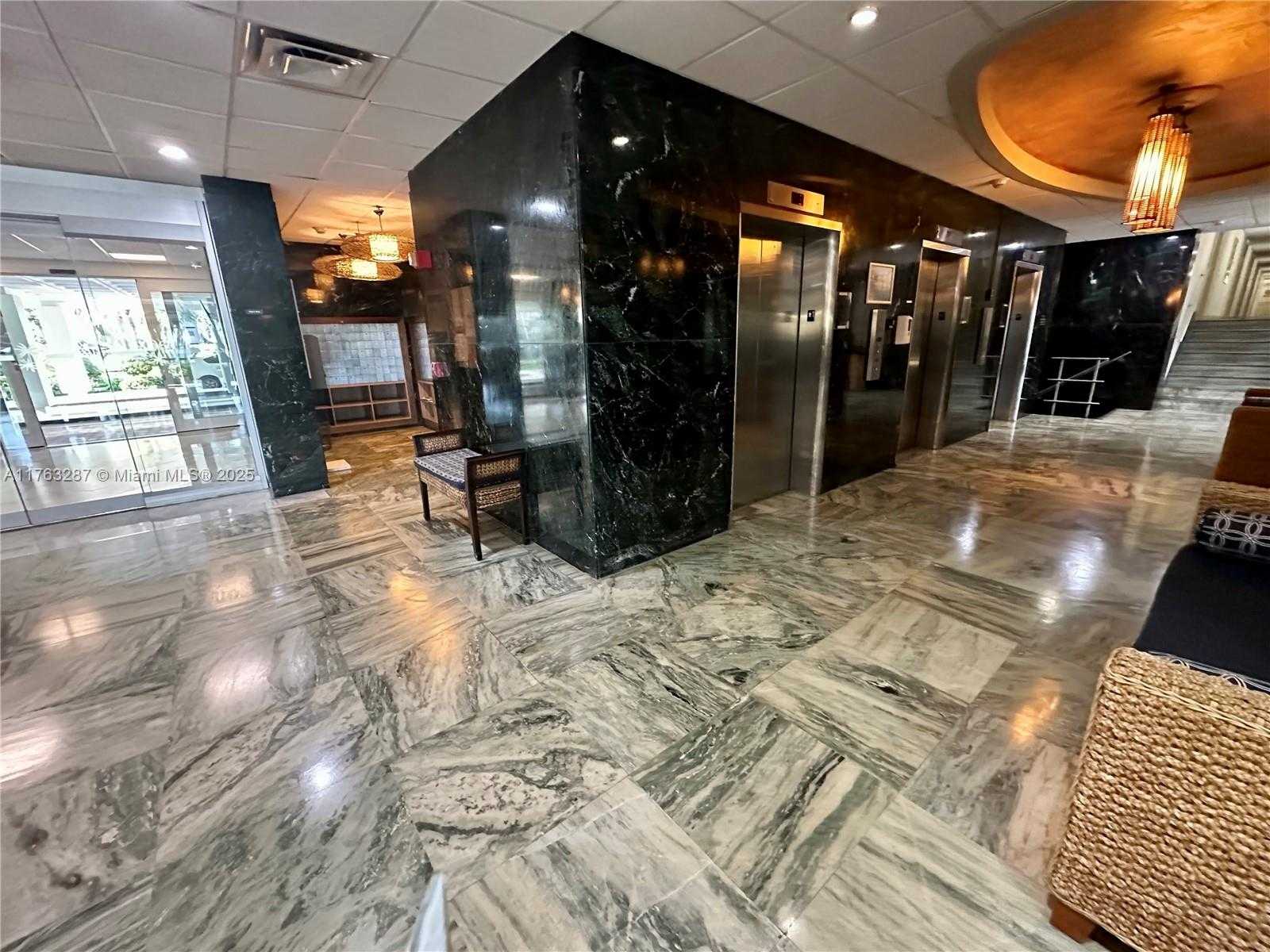 Small Image of 500 BAYVIEW DR #1725, Sunny Isles Beach Number 35