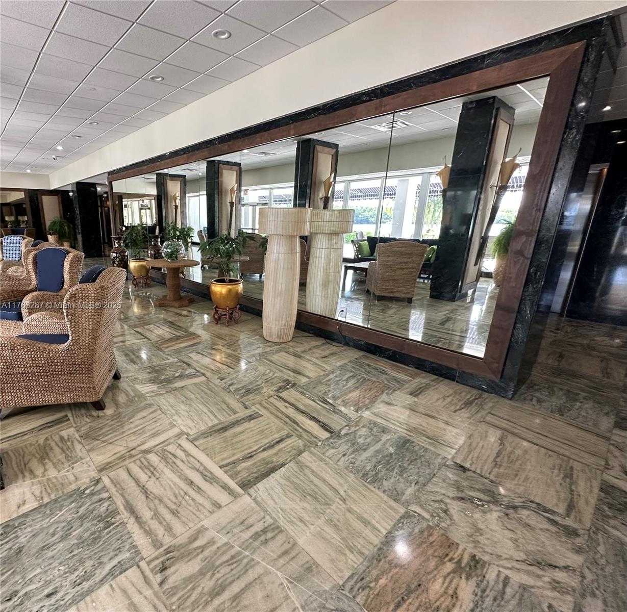 Small Image of 500 BAYVIEW DR #1725, Sunny Isles Beach Number 38