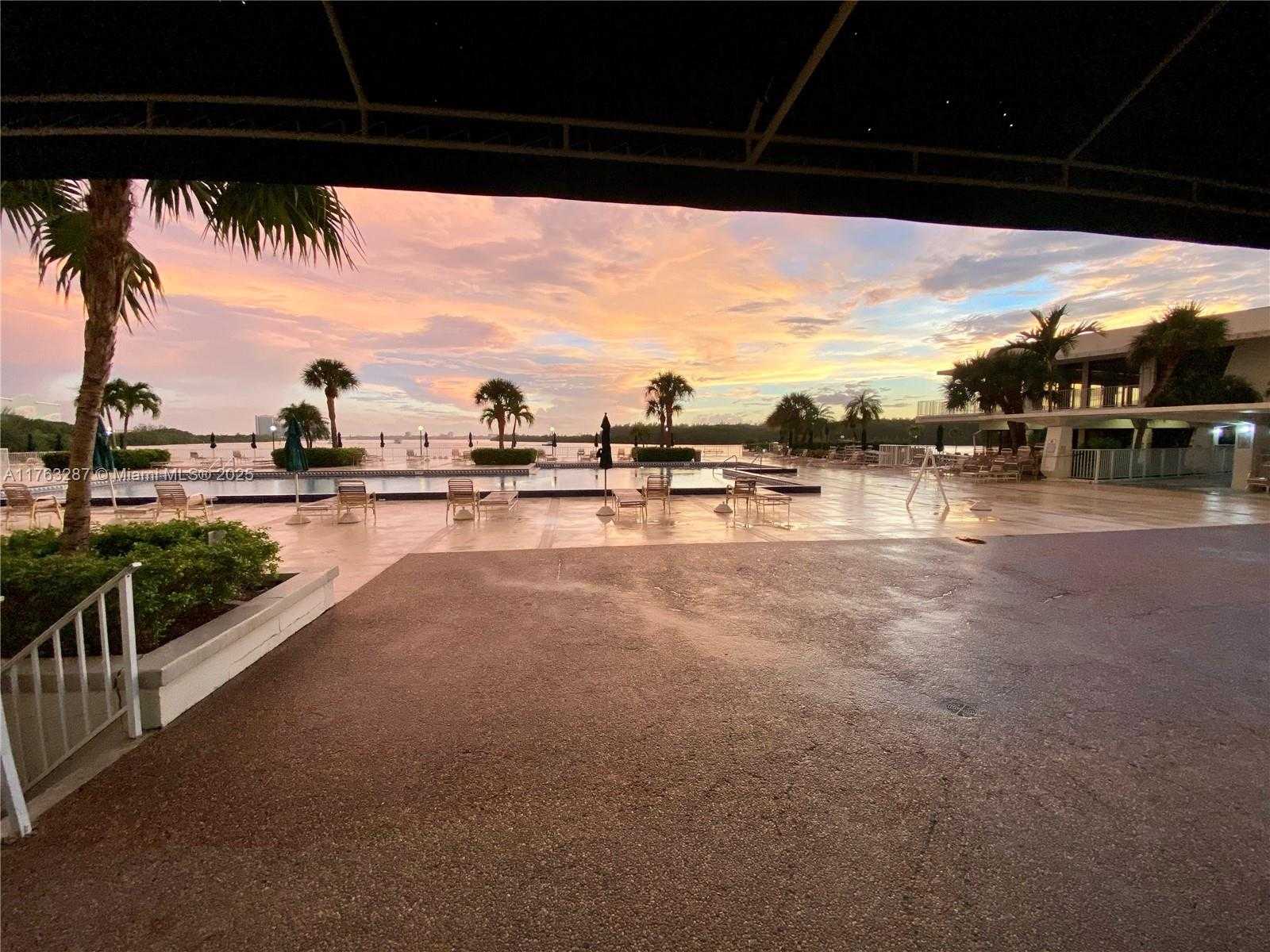 Small Image of 500 BAYVIEW DR #1725, Sunny Isles Beach Number 45