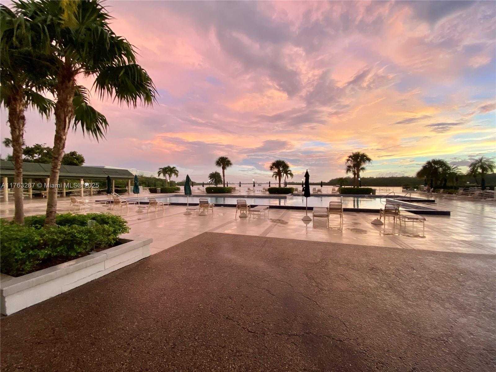 Small Image of 500 BAYVIEW DR #1725, Sunny Isles Beach Number 47