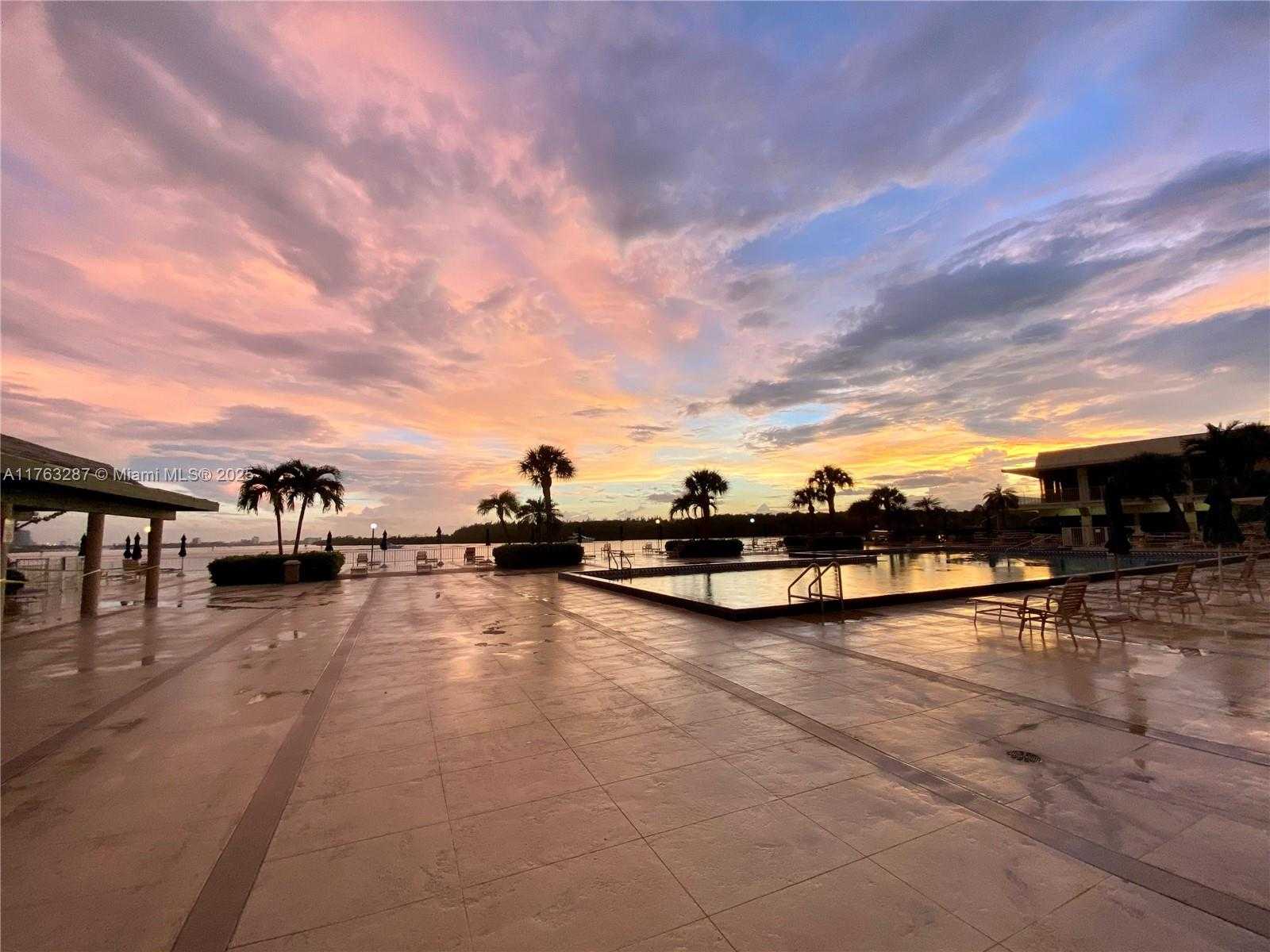 Small Image of 500 BAYVIEW DR #1725, Sunny Isles Beach Number 48