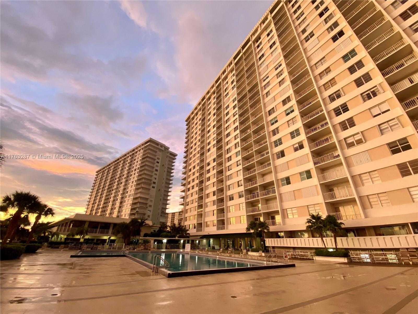 Small Image of 500 BAYVIEW DR #1725, Sunny Isles Beach Number 50