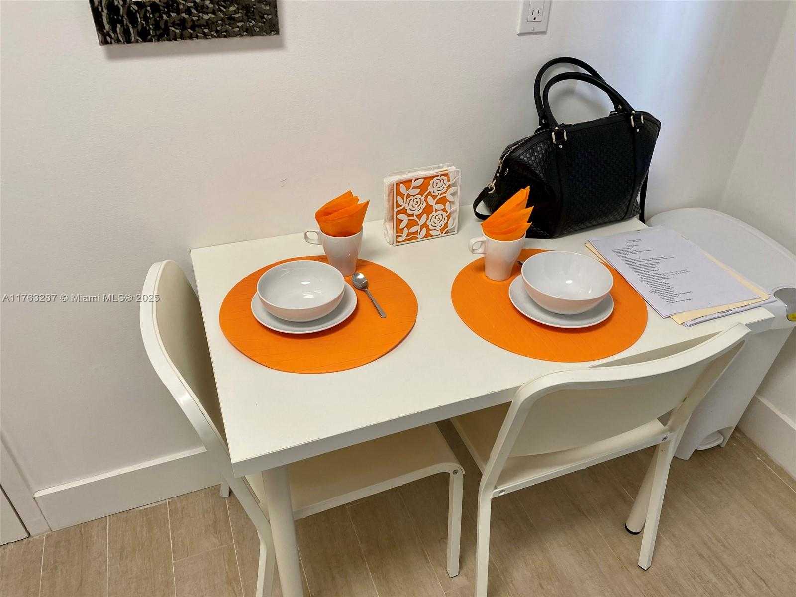 Small Image of 500 BAYVIEW DR #1725, Sunny Isles Beach Number 6
