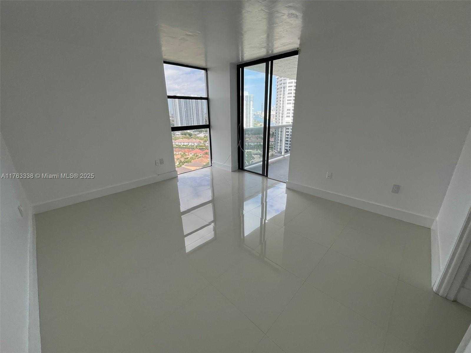 Small Image of 20505 E Country Club Dr, Aventura, FL 33180, USA Number 12