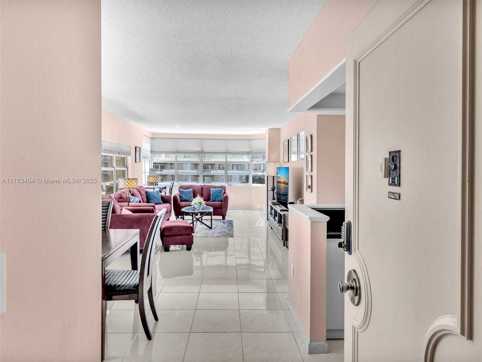 Small Image of 1965 SOUTH OCEAN DR #5G, Hallandale Beach Number 4