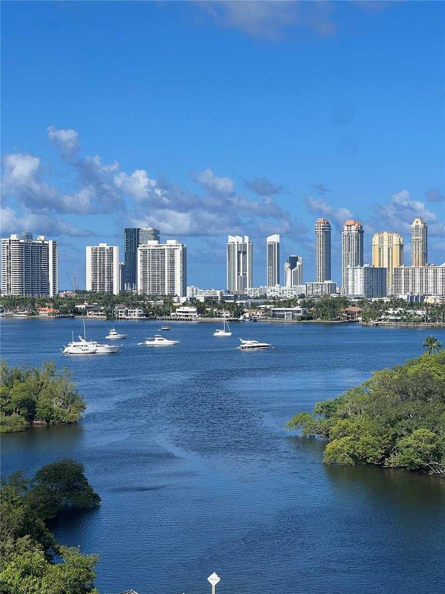 Small Image of 16385 Biscayne Blvd, North Miami Beach, FL 33160, USA Number 22