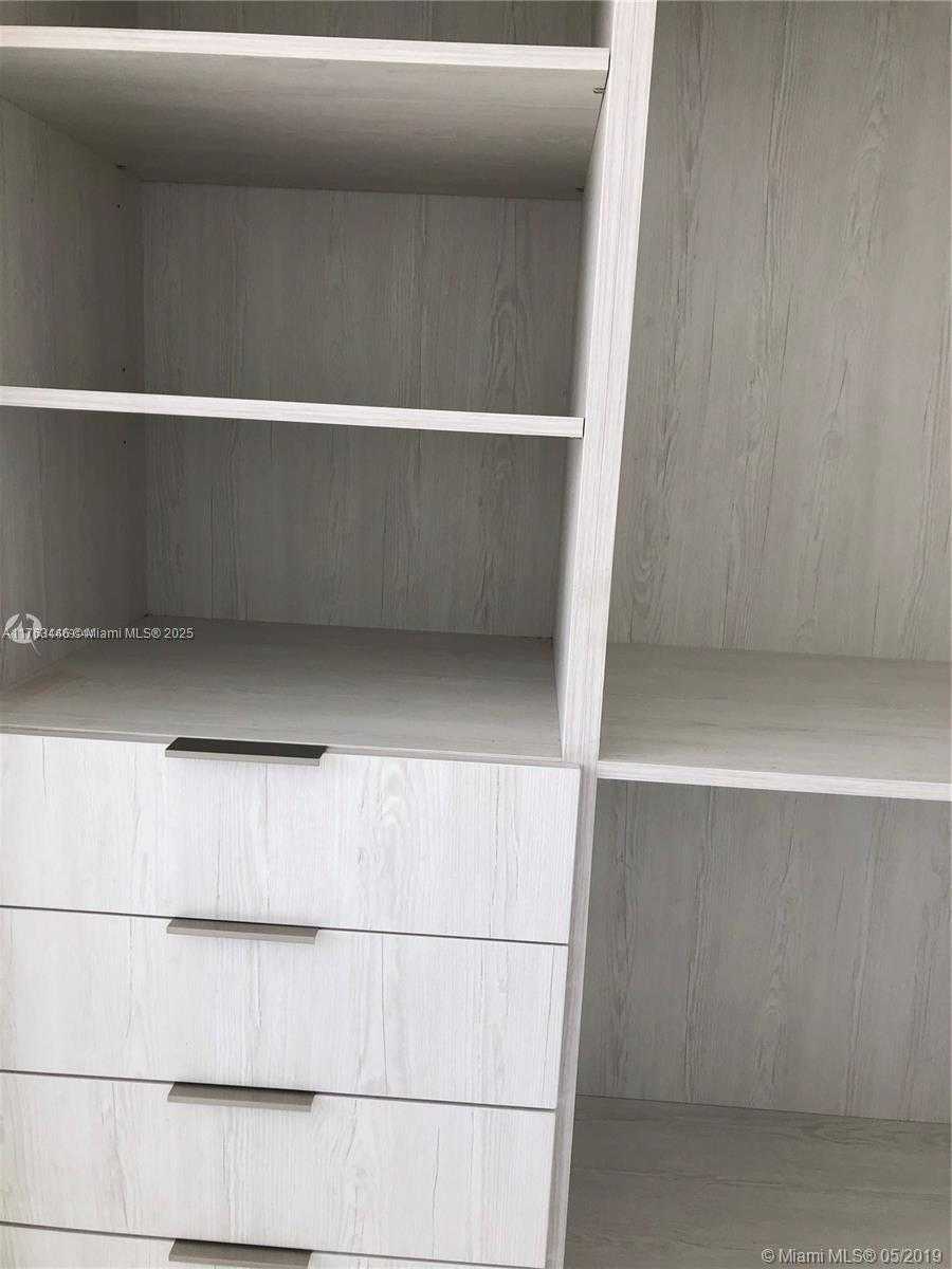 Imagen de Pequeño Objeto