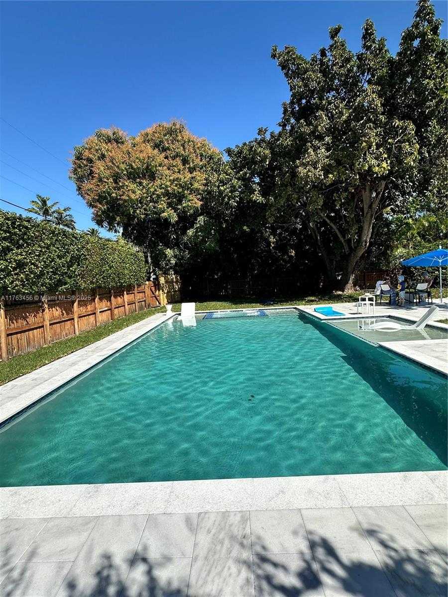 Small Image of 9500 NORTH MIAMI AVE #1, Miami Shores Number 35