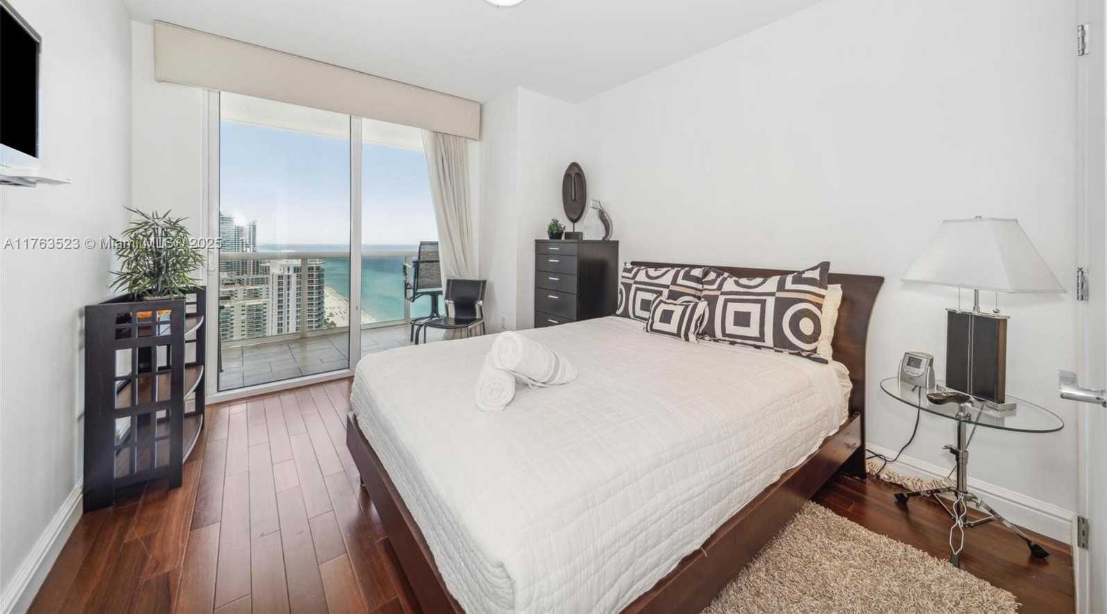 Small Image of 1830 SOUTH OCEAN DR #3111, Hallandale Beach Number 20