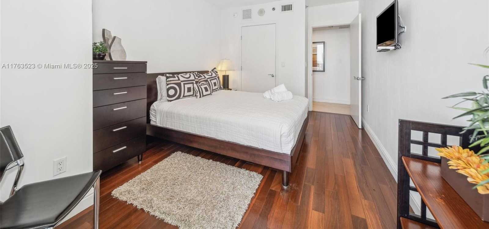 Small Image of 1830 SOUTH OCEAN DR #3111, Hallandale Beach Number 21