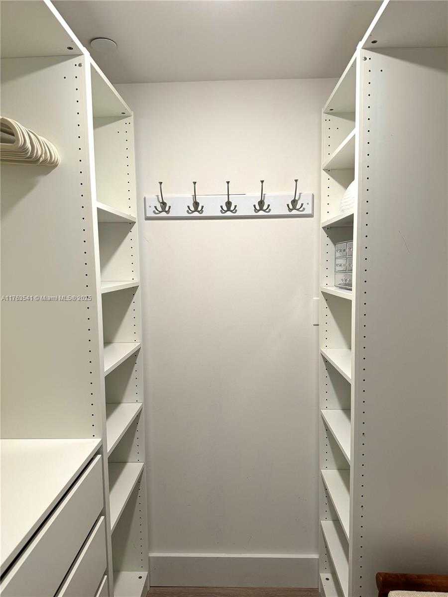 Small Image of 1025 92ND ST #306, Bay Harbor Islands Number 16