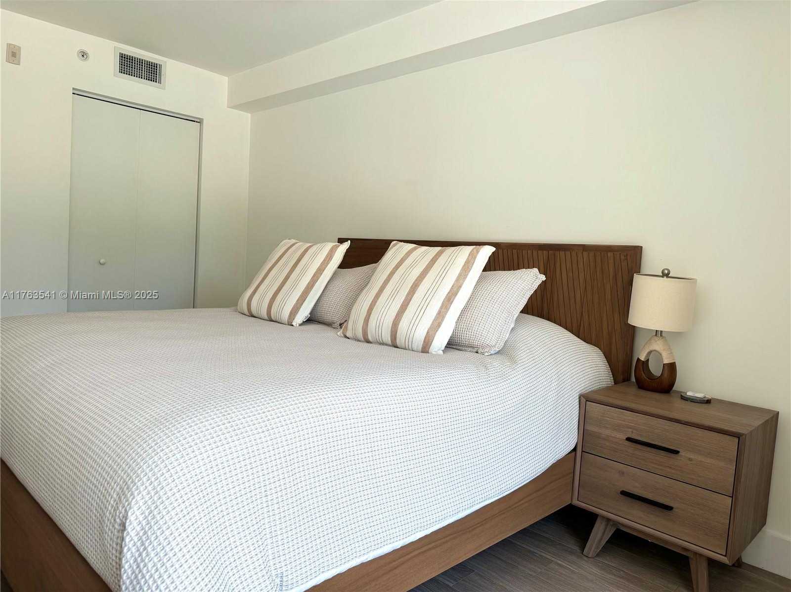 Small Image of 1025 92ND ST #306, Bay Harbor Islands Number 23