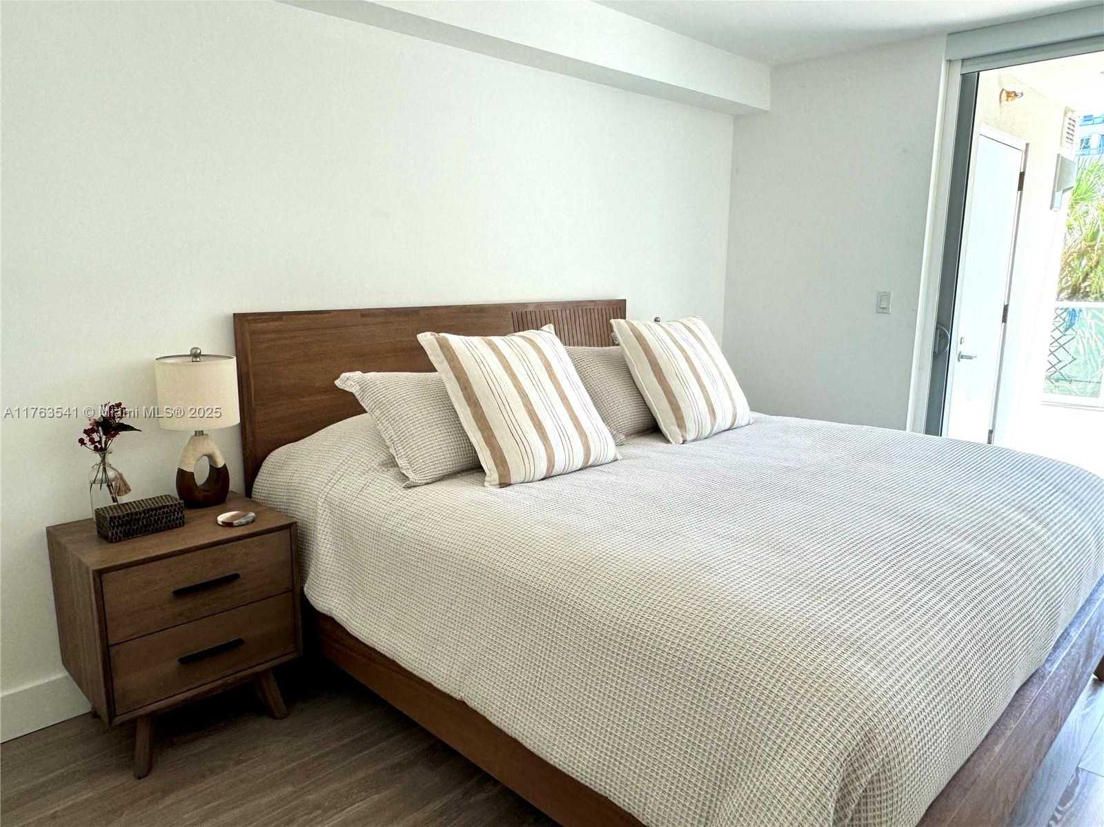 Small Image of 1025 92ND ST #306, Bay Harbor Islands Number 25