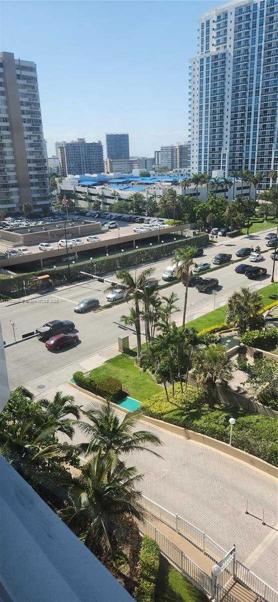 Small Image of 1980 SOUTH OCEAN DR #2A, Hallandale Beach Number 59