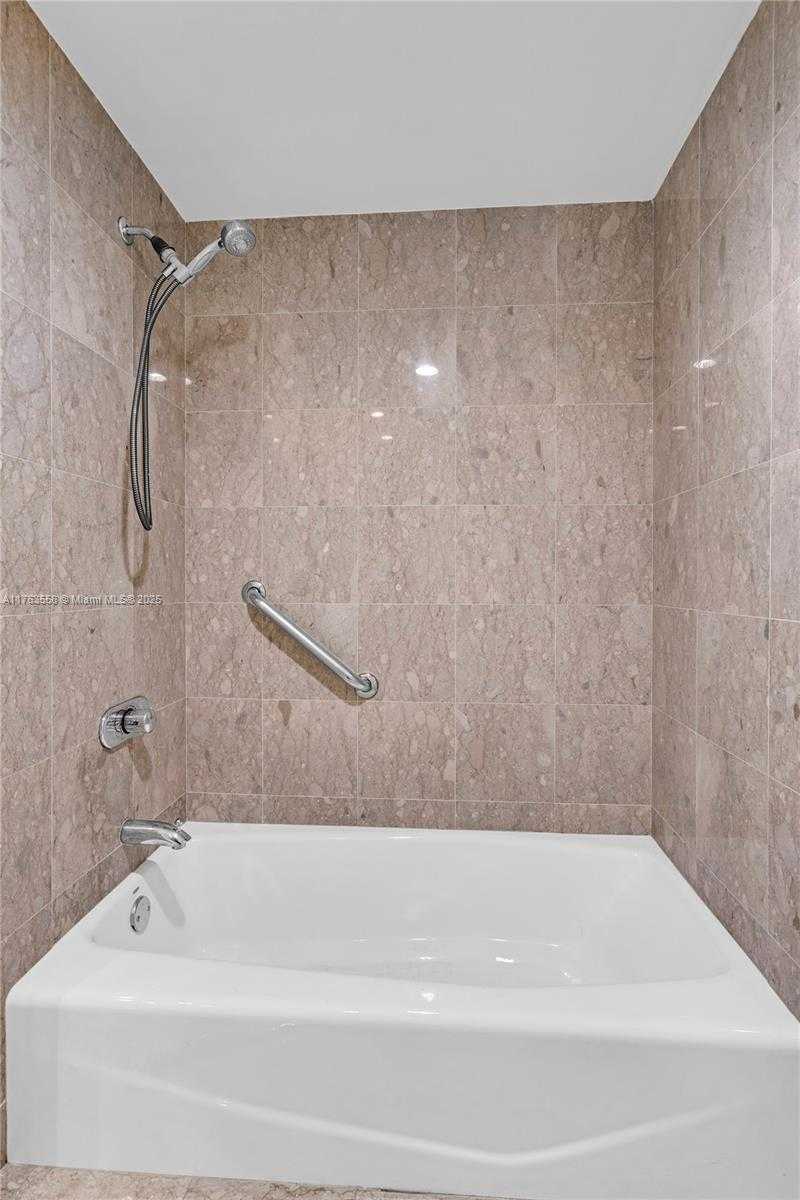 Small Image of 1643 BRICKELL AVE #1503, Miami Number 24