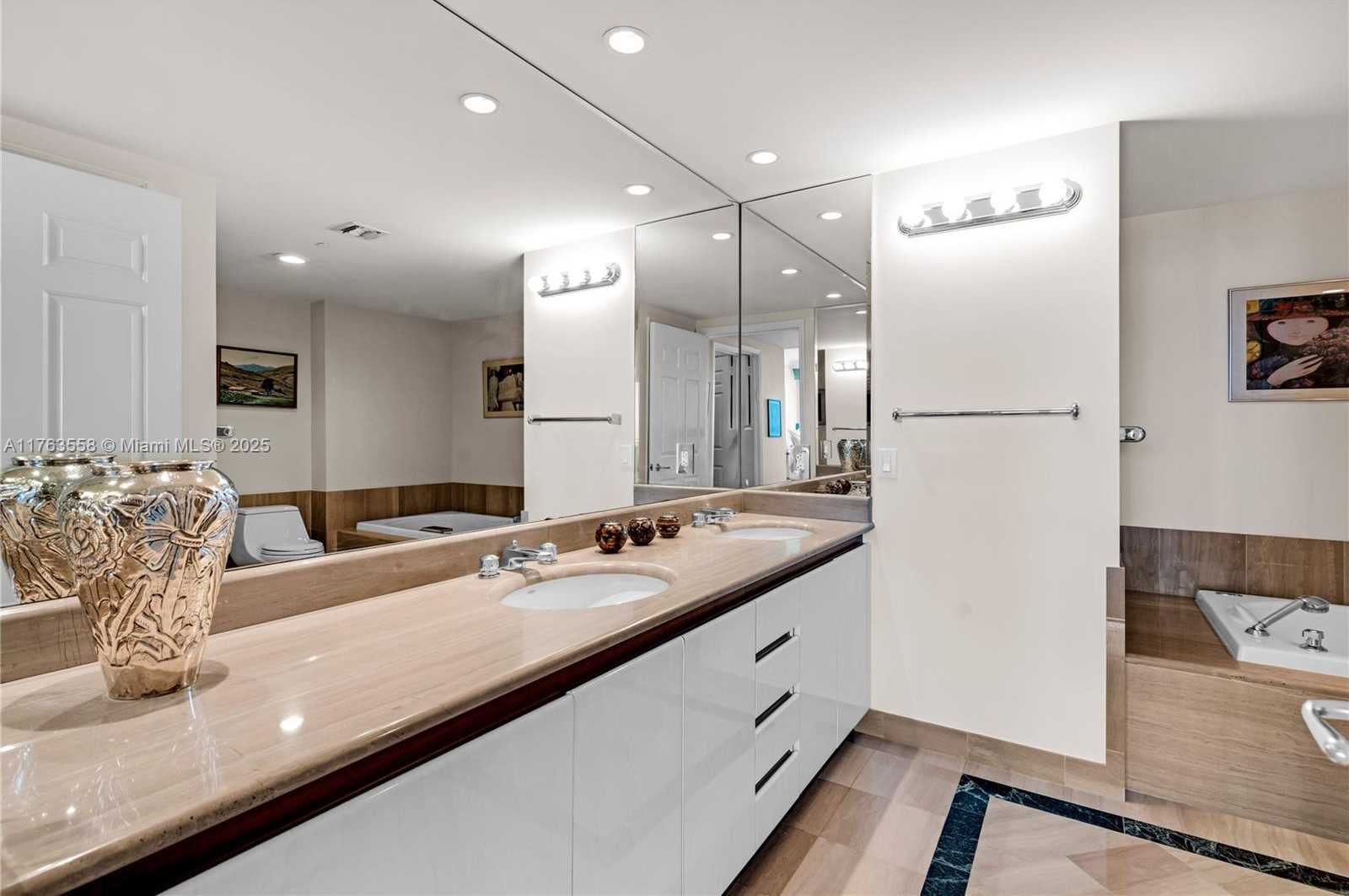 Small Image of 1643 BRICKELL AVE #1503, Miami Number 31