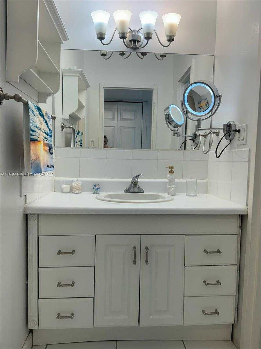 Small Image of 100 LINCOLN RD #1231, Miami Beach Number 10