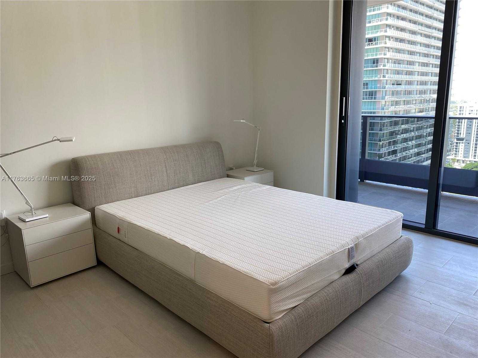 Small Image of 1000 BRICKELL PLZ #2604, Miami Number 4