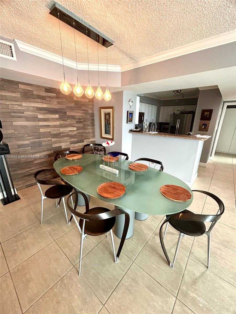 Small Image of 1155 #2504, Miami Number 6