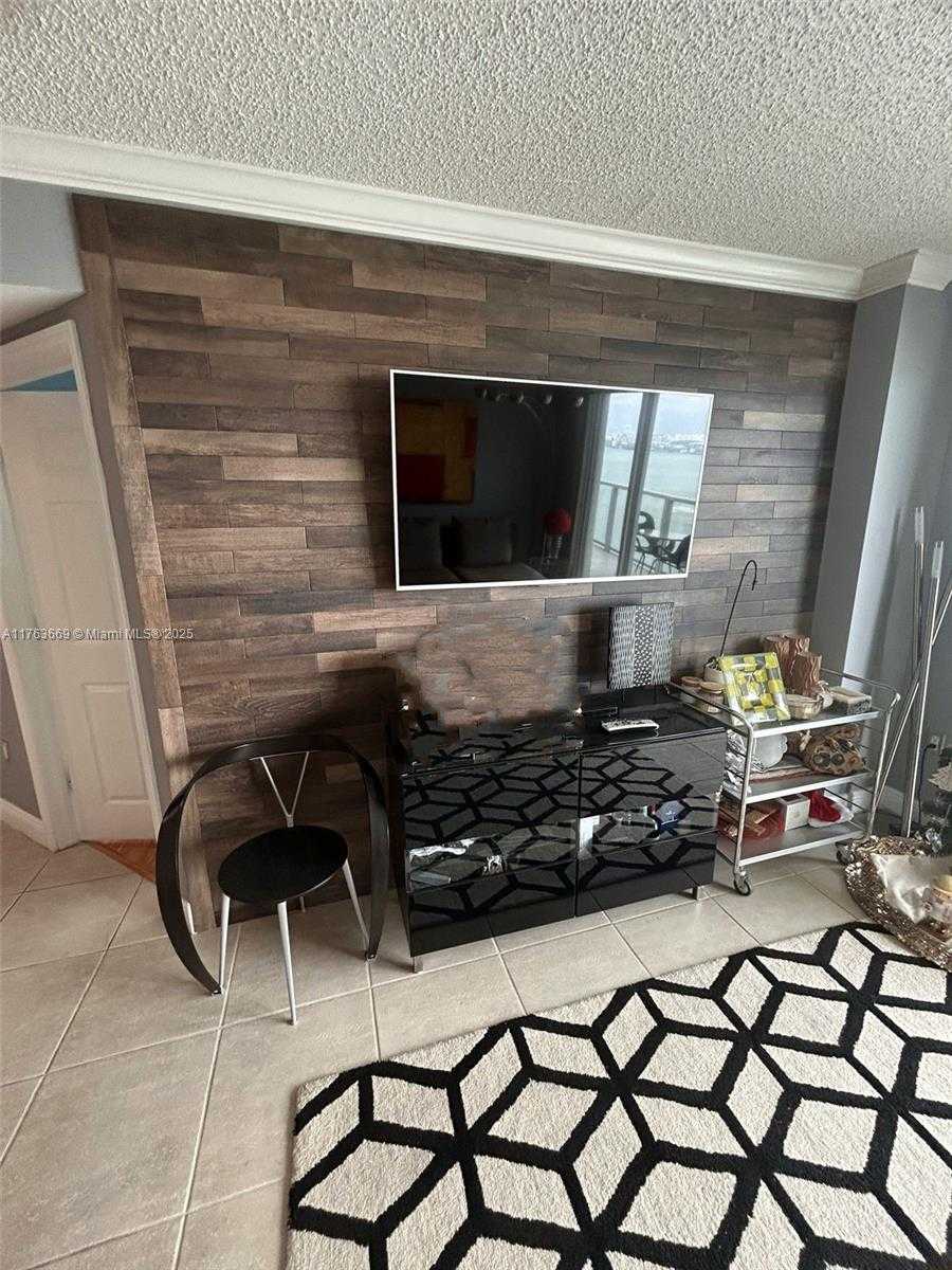 Small Image of 1155 #2504, Miami Number 8