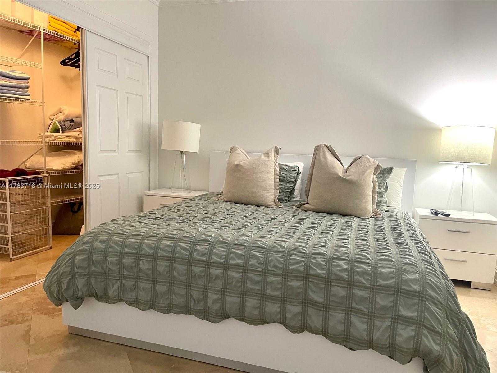 Small Image of 1830 SOUTH OCEAN DR #4412, Hallandale Beach Number 18