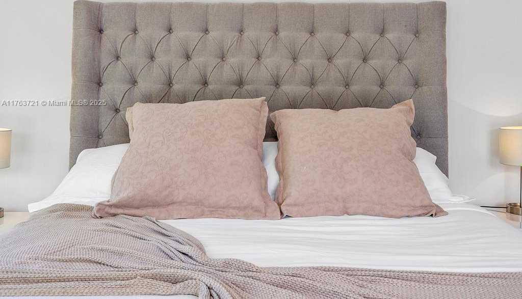 Small Image of 16473 NORTH EAST 31ST AVE, North Miami Beach Number 16