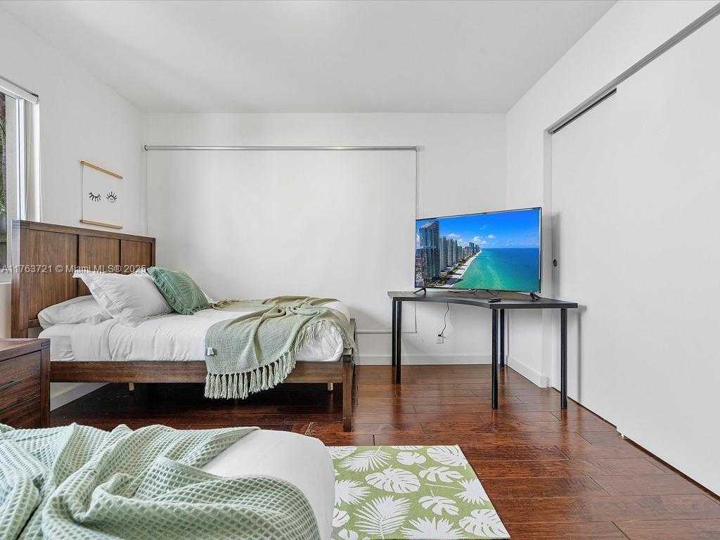 Small Image of 16473 NORTH EAST 31ST AVE, North Miami Beach Number 19