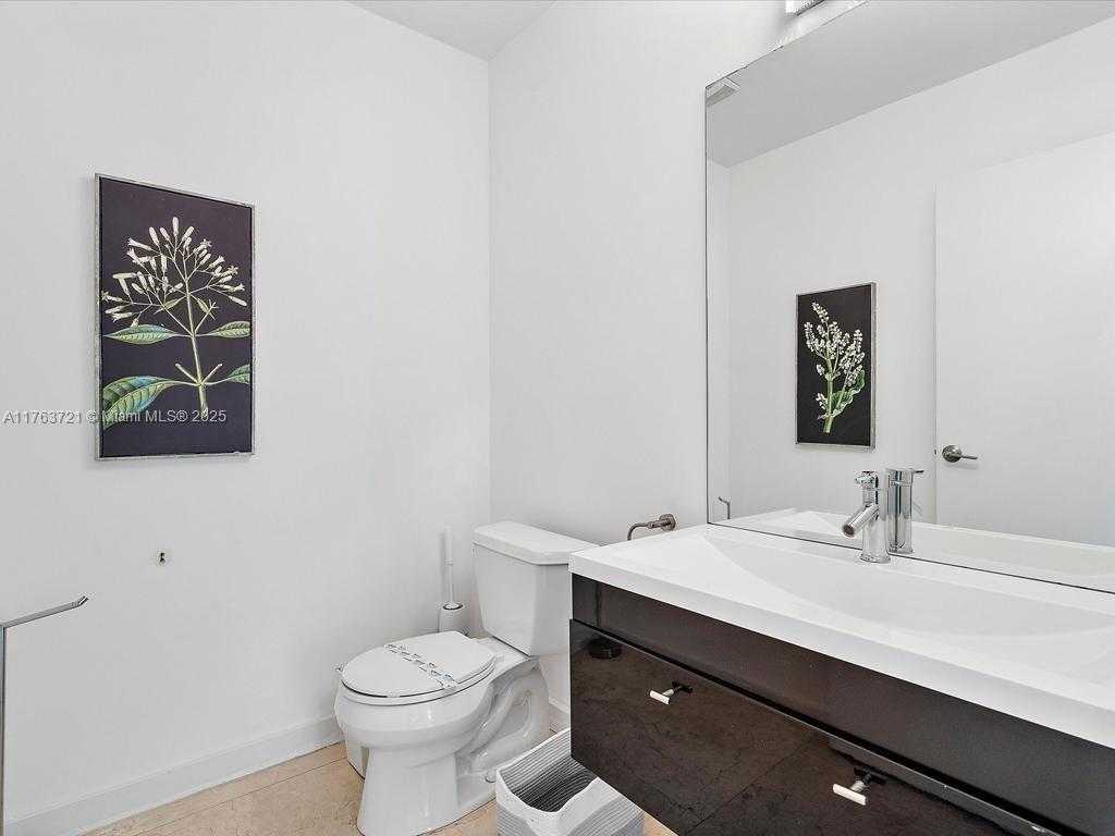 Small Image of 16473 NORTH EAST 31ST AVE, North Miami Beach Number 21