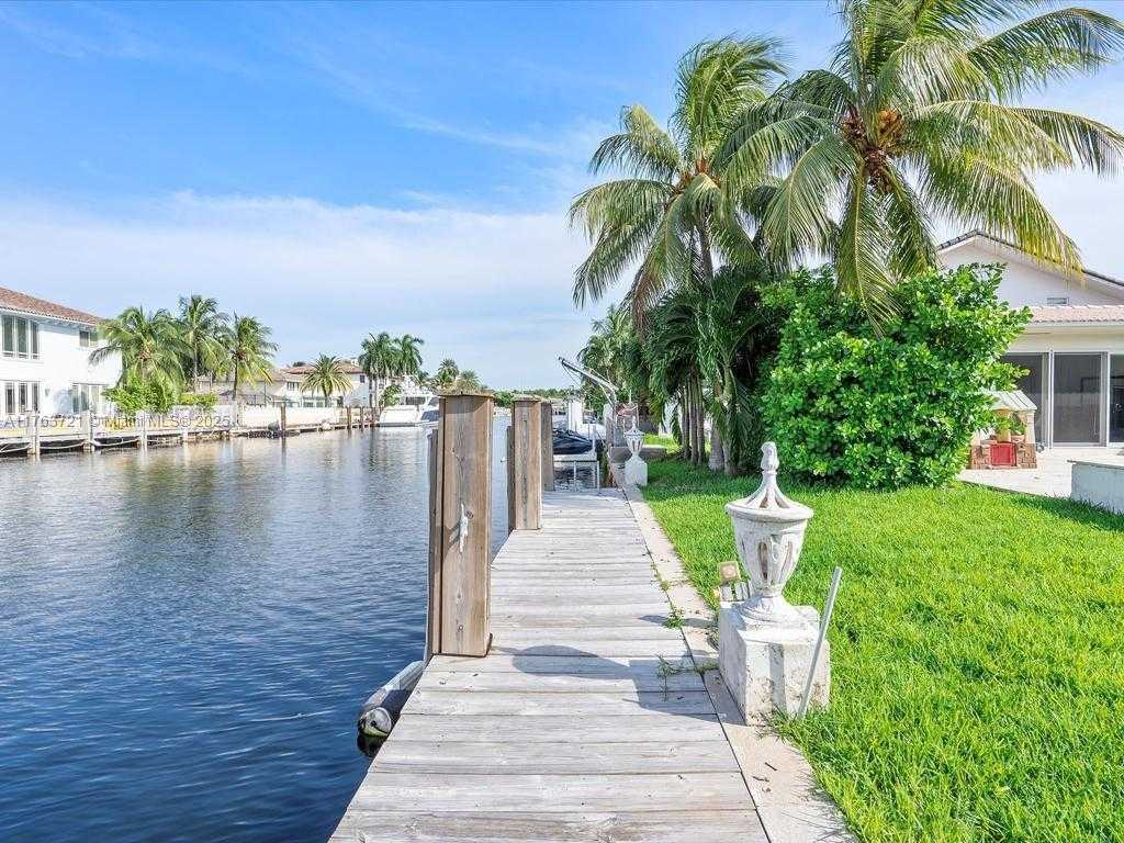 Small Image of 16473 NORTH EAST 31ST AVE, North Miami Beach Number 23