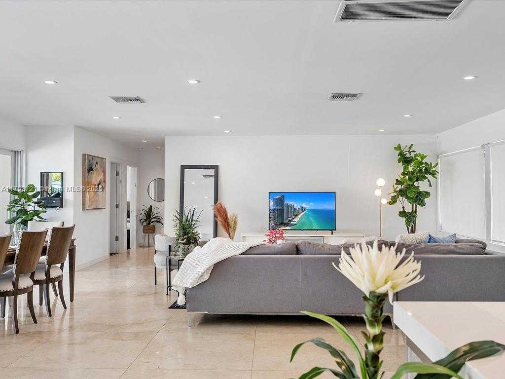 Small Image of 16473 NORTH EAST 31ST AVE, North Miami Beach Number 3