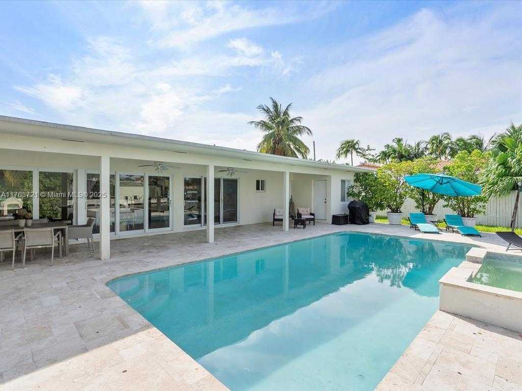 Small Image of 16473 NORTH EAST 31ST AVE, North Miami Beach Number 33