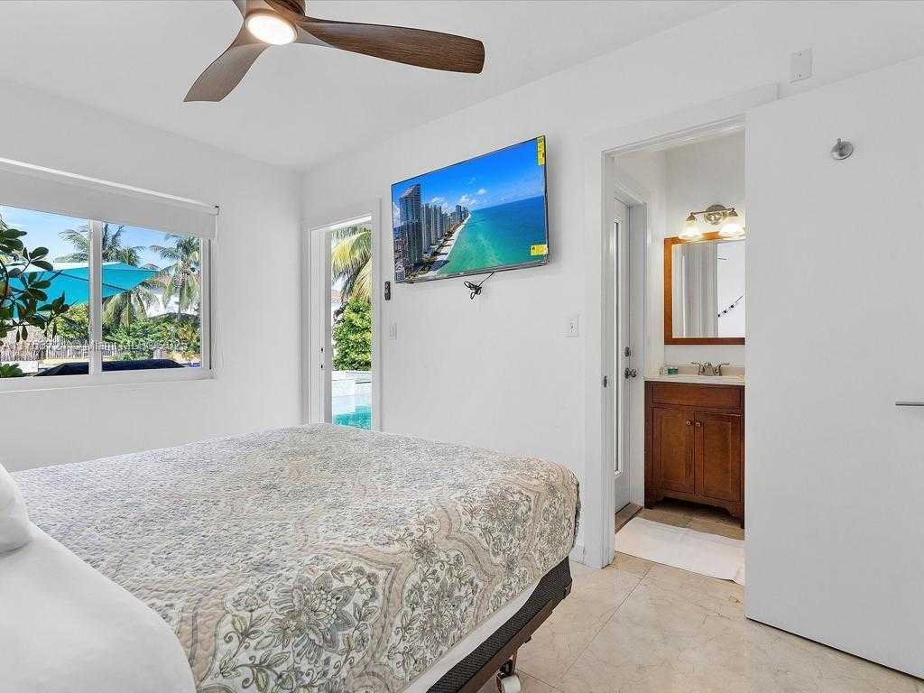 Small Image of 16473 NORTH EAST 31ST AVE, North Miami Beach Number 37