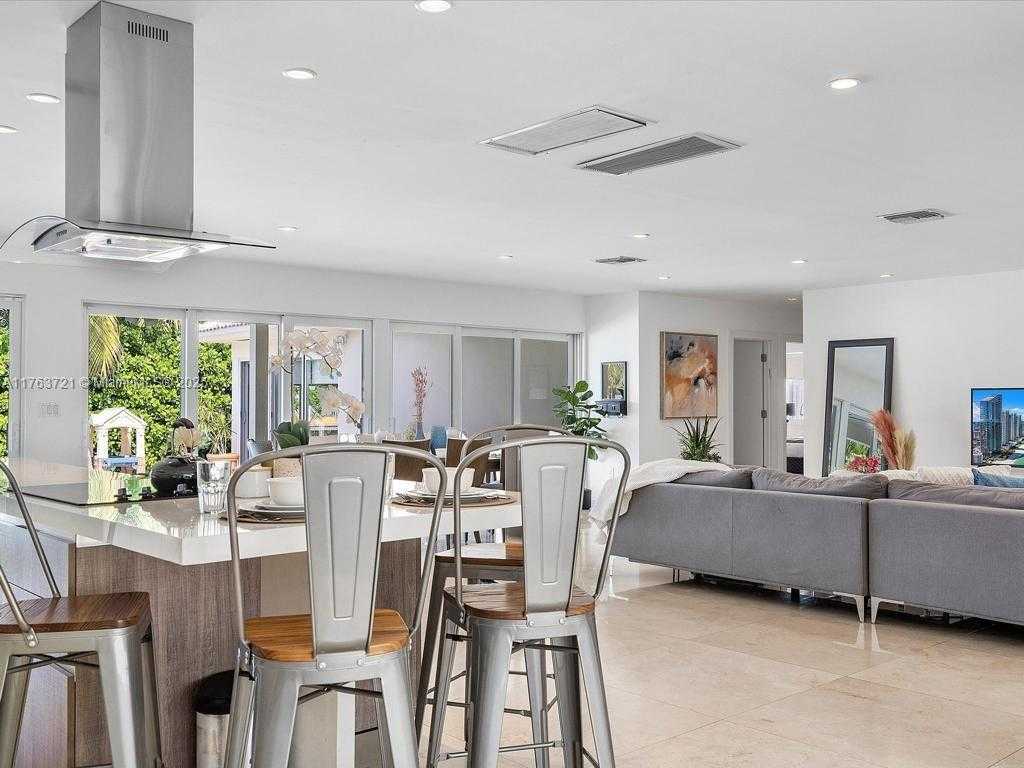 Small Image of 16473 NORTH EAST 31ST AVE, North Miami Beach Number 4