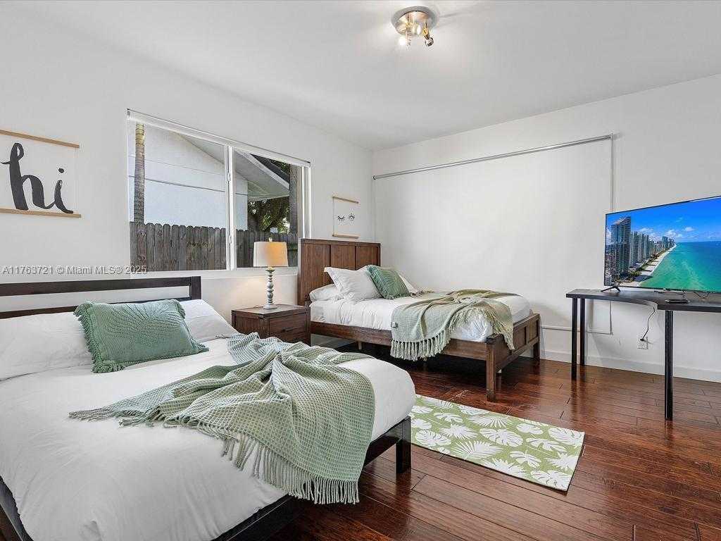 Small Image of 16473 NORTH EAST 31ST AVE, North Miami Beach Number 8