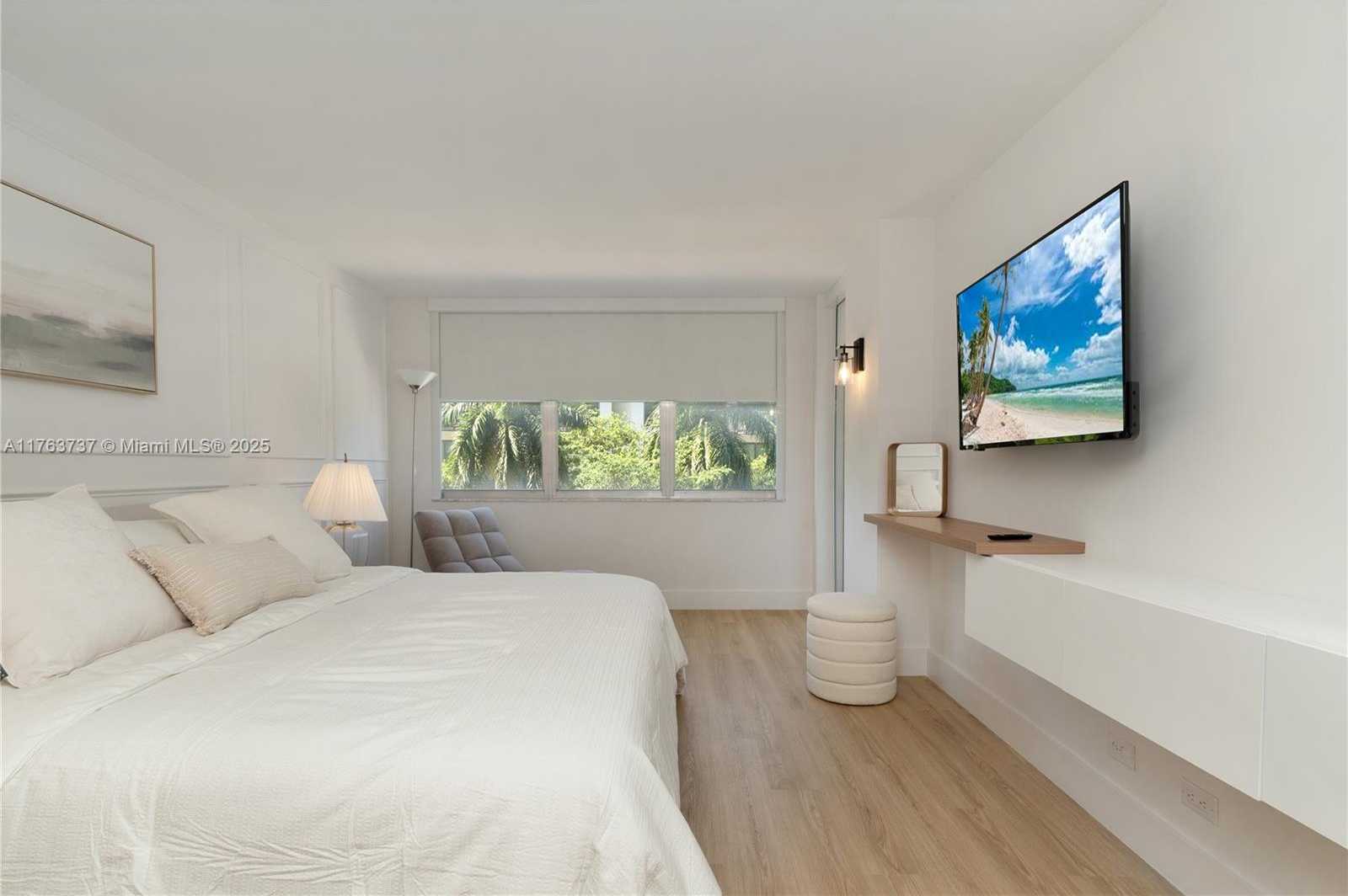 Small Image of 6039 COLLINS AVE #429, Miami Beach Number 12
