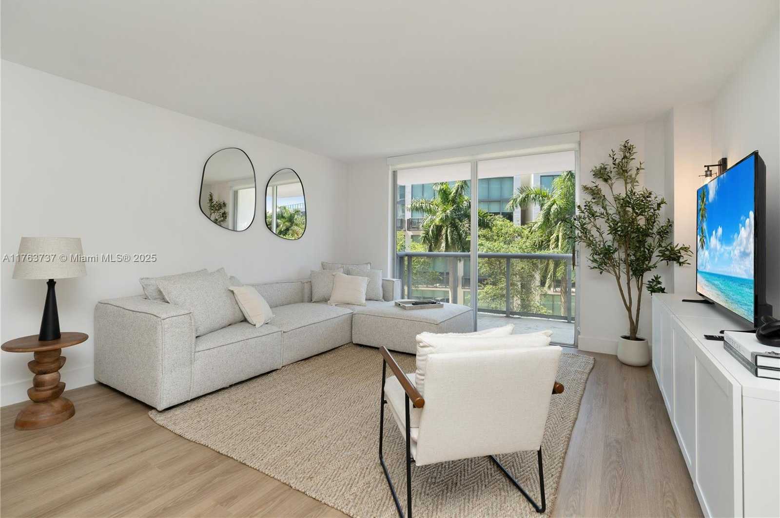 Small Image of 6039 COLLINS AVE #429, Miami Beach Number 2