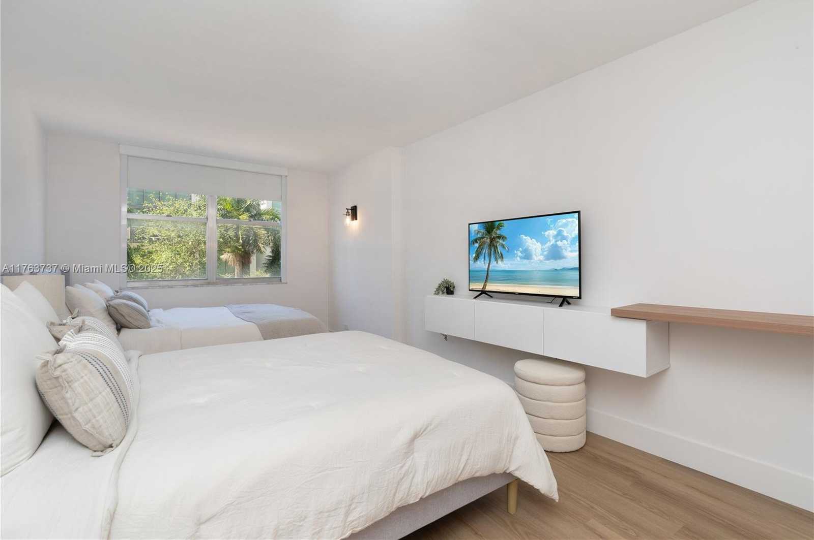 Small Image of 6039 COLLINS AVE #429, Miami Beach Number 21