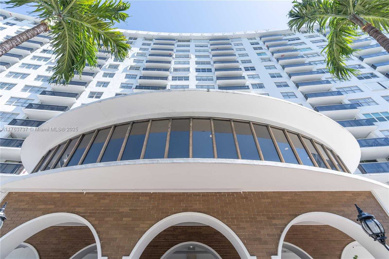 Small Image of 6039 COLLINS AVE #429, Miami Beach Number 27