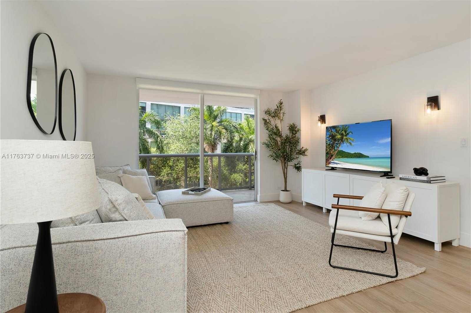 Small Image of 6039 COLLINS AVE #429, Miami Beach Number 3