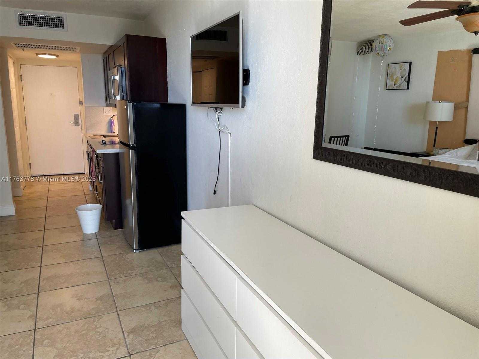Small Image of 19201 COLLINS AVE #805, Sunny Isles Beach Number 6
