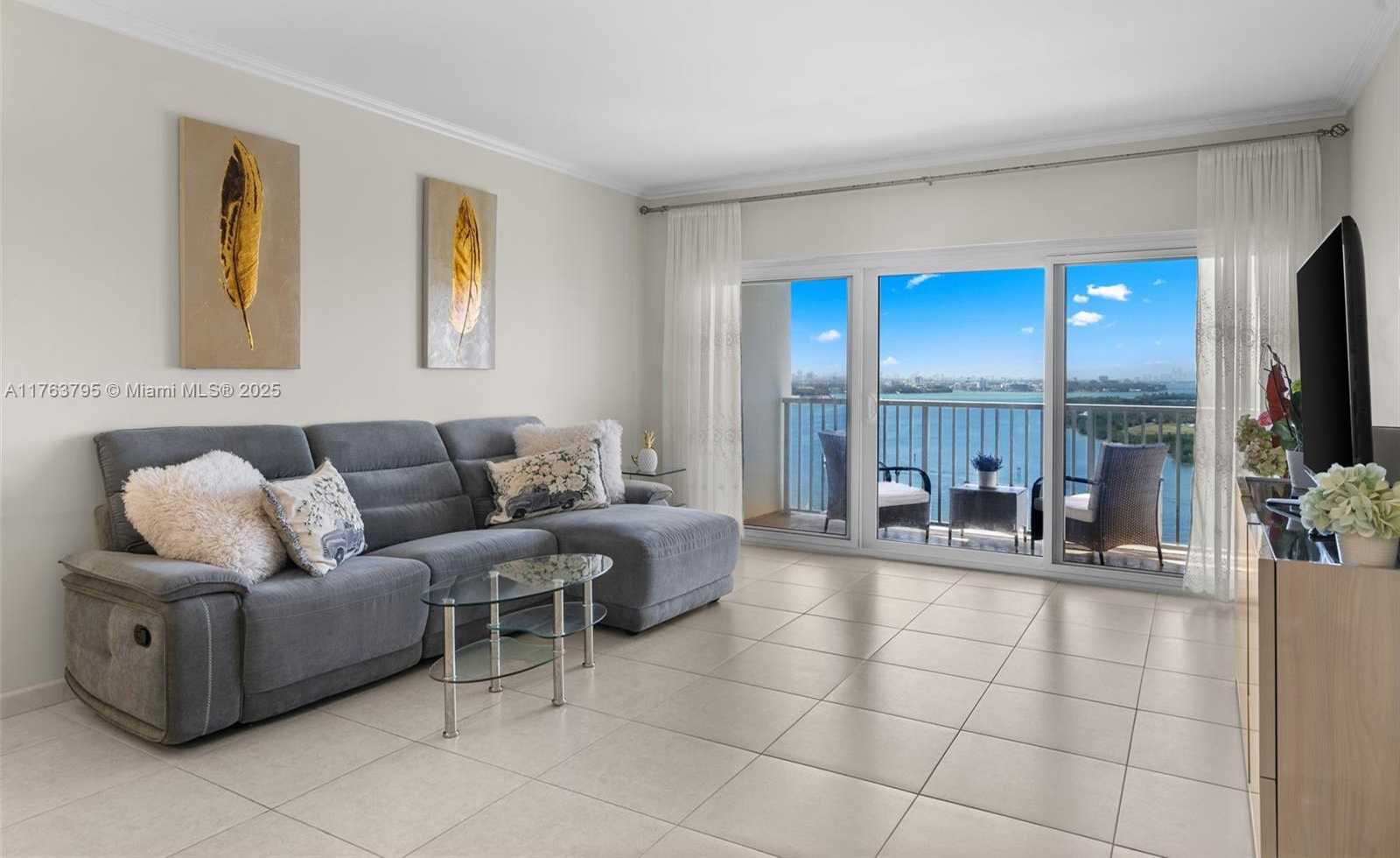 Small Image of 300 BAYVIEW DR #1910, Sunny Isles Beach Number 10