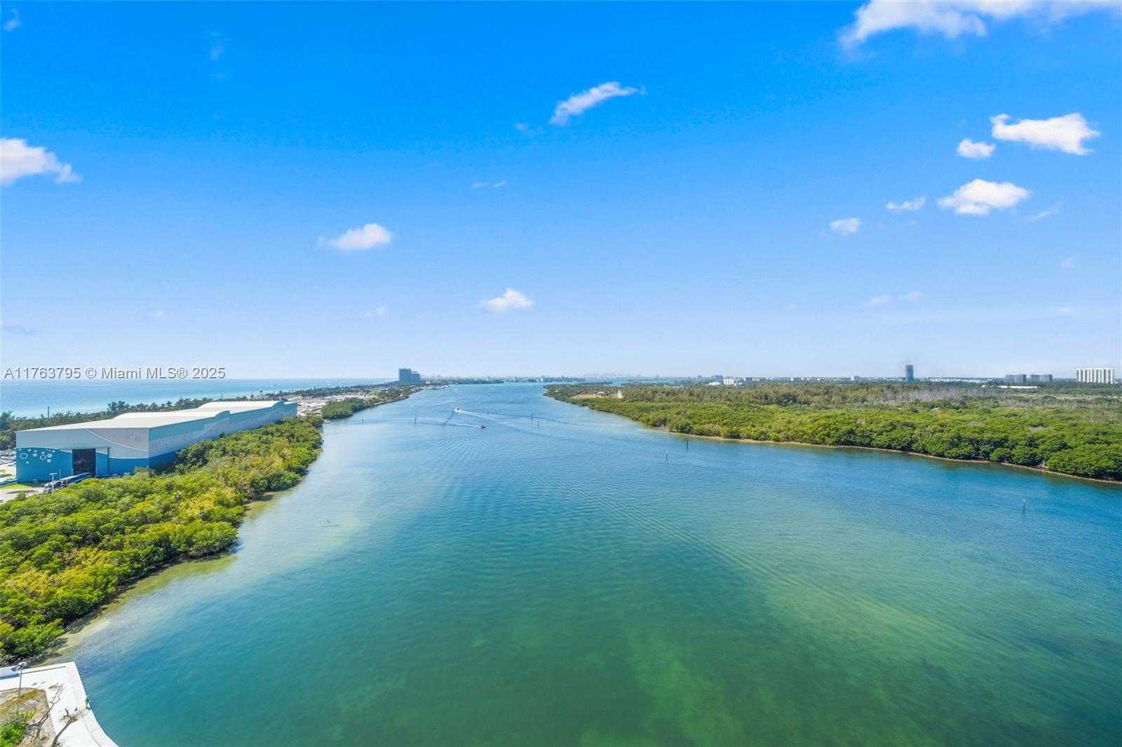 Small Image of 300 BAYVIEW DR #1910, Sunny Isles Beach Number 15