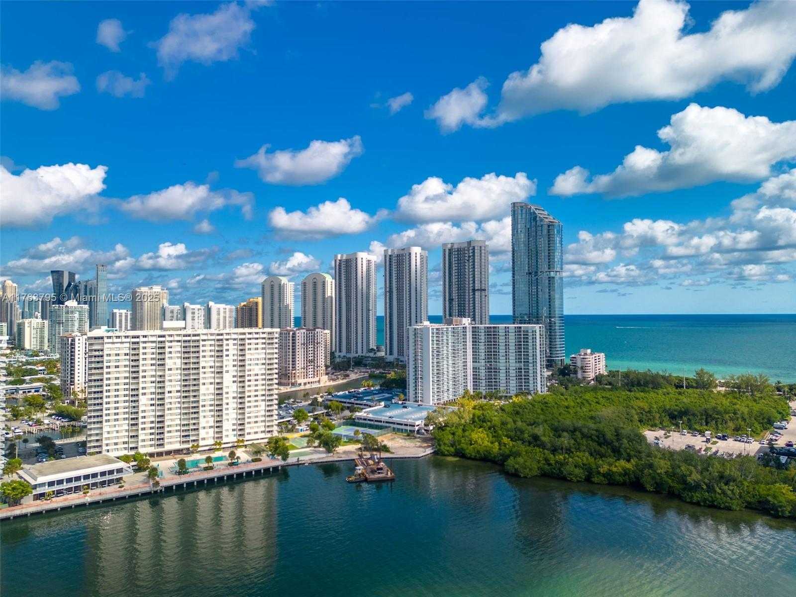 Small Image of 300 BAYVIEW DR #1910, Sunny Isles Beach Number 40