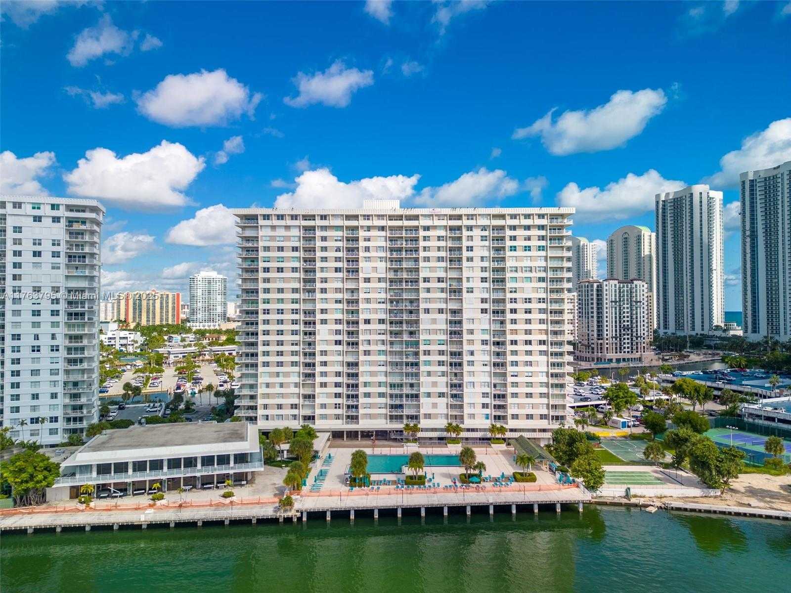 Small Image of 300 BAYVIEW DR #1910, Sunny Isles Beach Number 41