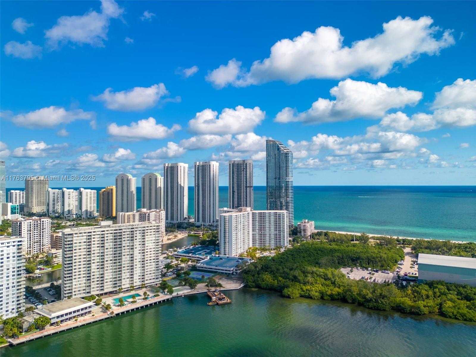 Small Image of 300 BAYVIEW DR #1910, Sunny Isles Beach Number 42
