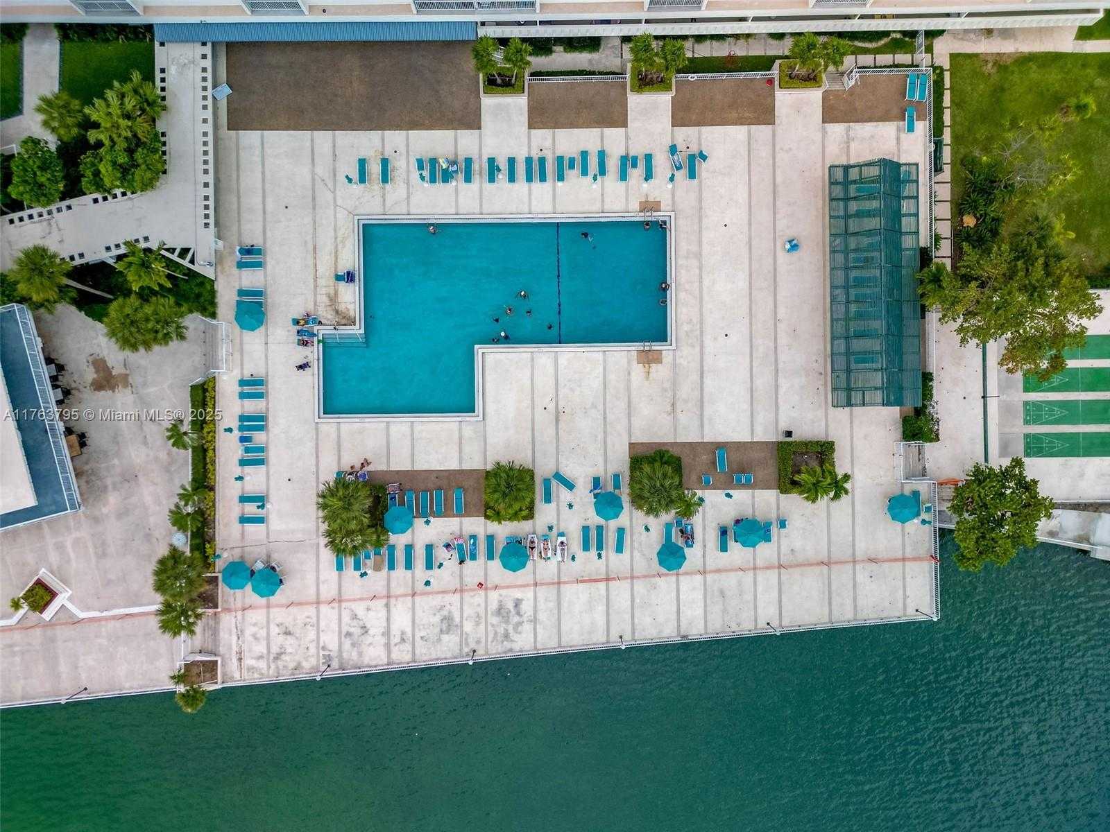 Small Image of 300 BAYVIEW DR #1910, Sunny Isles Beach Number 45