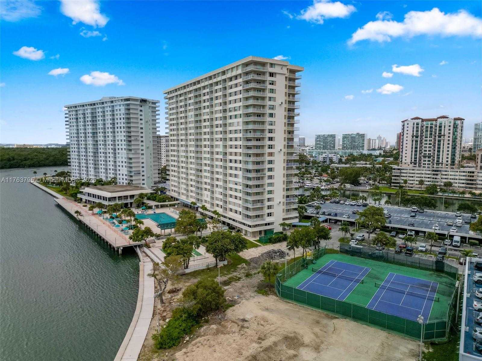 Small Image of 300 BAYVIEW DR #1910, Sunny Isles Beach Number 46