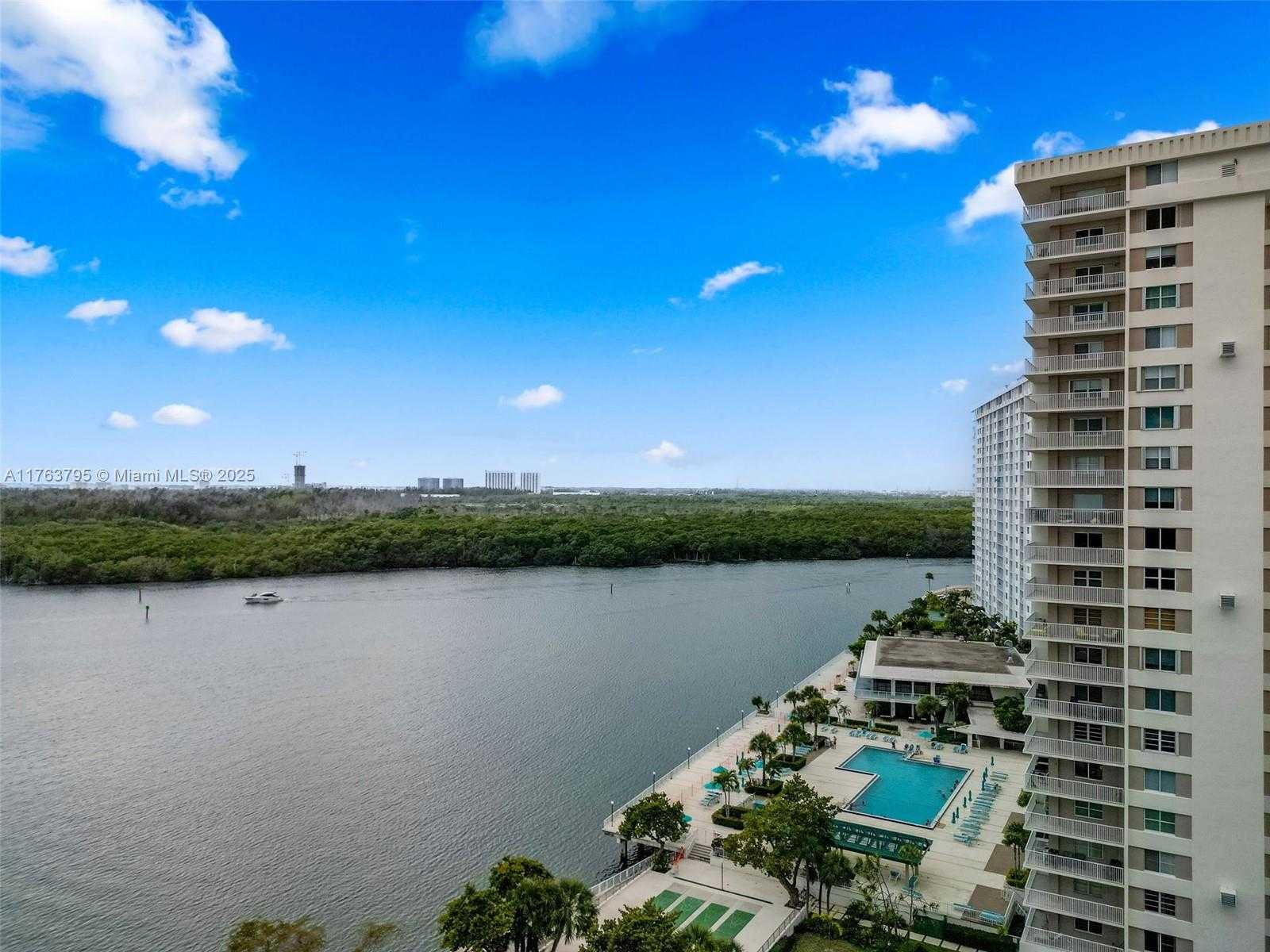 Small Image of 300 BAYVIEW DR #1910, Sunny Isles Beach Number 48