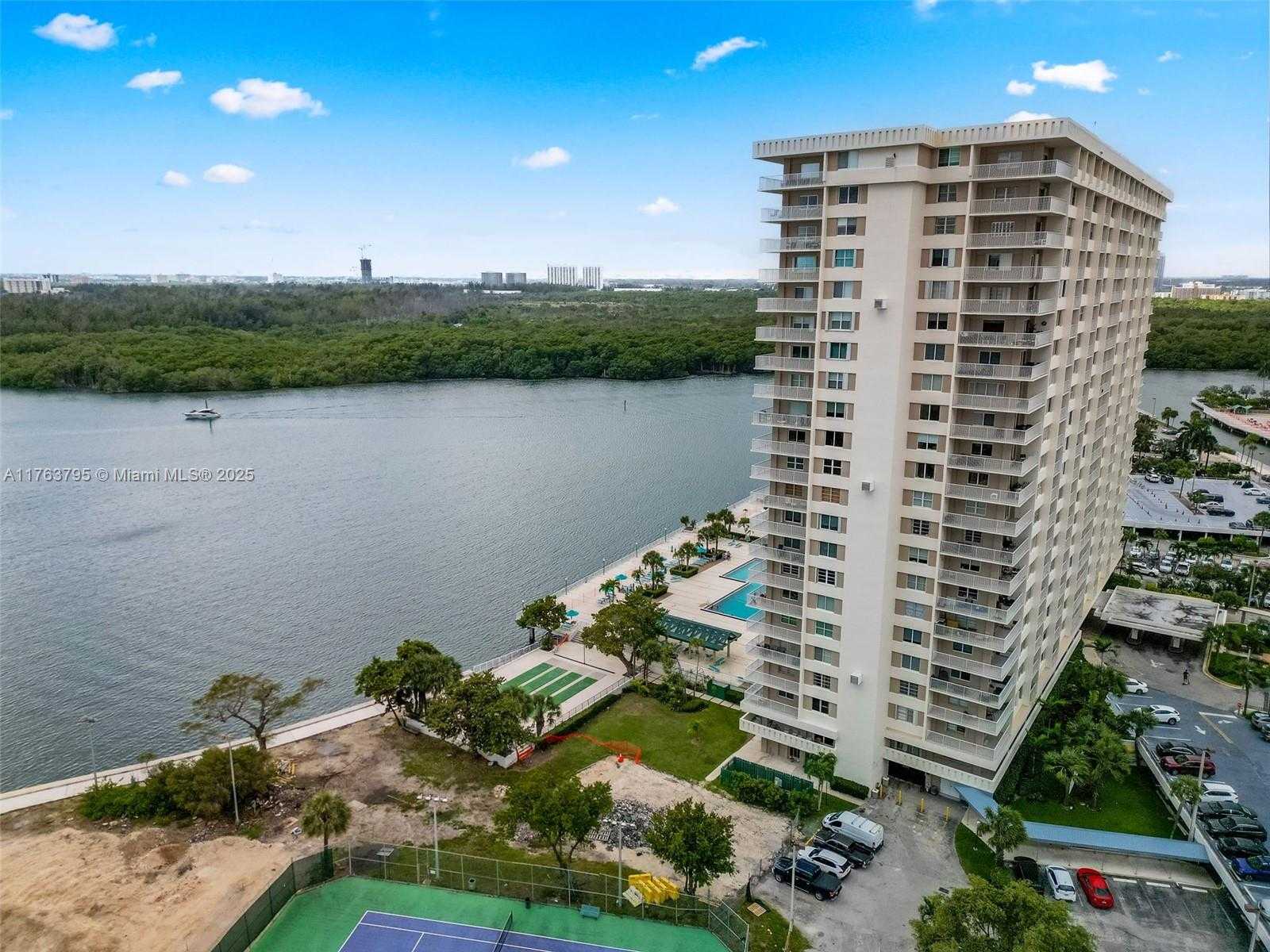Small Image of 300 BAYVIEW DR #1910, Sunny Isles Beach Number 49